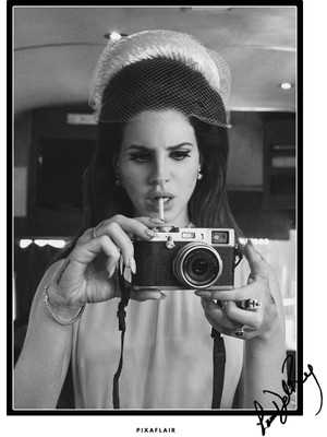 Pixaflair - Lana Del Rey - Romance - Tablo - Çereçevesiz Poster