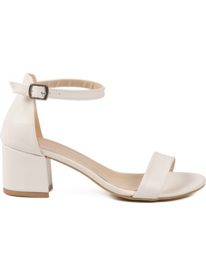 Ayakmod Beyaz Kadın Sandalet 325144 Z