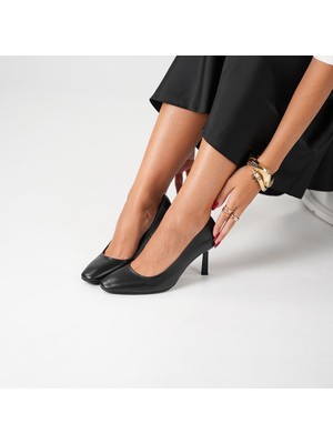 Ametist Beatriz Siyah Deri Üçgen Topuklu Kadın Ayakkabı