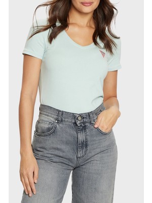 Guess Streç Pamuklu Slim Fit V Yaka Logolu T Shirt W2YI45J1314 Bayan T Shirt W2YI45 J1314 A72C