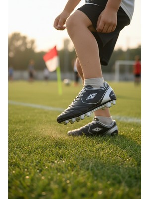 Enoch Erkek Çocuk Geometrik Desenli Çivili Futbol Kramponu