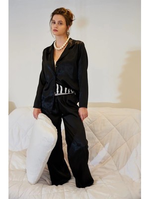 Moda Şahsenem Moda Kadın Siyah Oversize Saten Pijama Takımı – Rahat Kesim Şık Ev Giyim Seti
