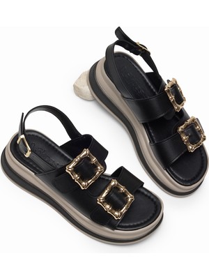 Tonny Black Kadın Siyah Rahat Kalıp Yüksek Taban Tokalı Sandalet