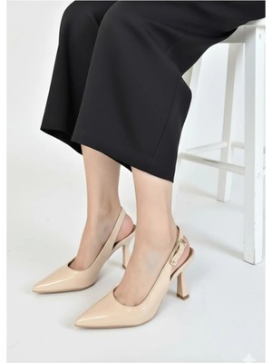 Kadın Sivri Burunlu Topuklu Ayakkabı - Bej -Parlak Rugan