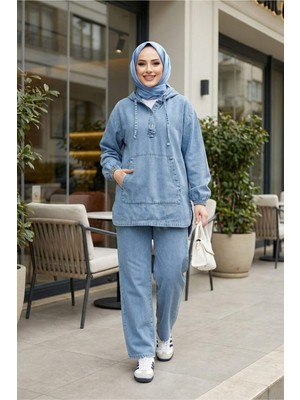 Kadın Kapüşonlu, Düğmeli ve Cepli Açık Kot Mavi Tunik Pantolon Ikili Takım