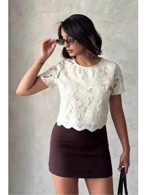 Caddebostan Moda Çiçek Desenli Dantel Bluz Kısa Kollu Bisiklet Yaka Şık Crop Üst