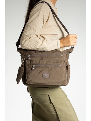 Mega Bag M 211 Krinkle Kumaş Omuz Çantası – Yağmura Dayanıklı – Çıkarıılabilir Cüzdanlı Vizon