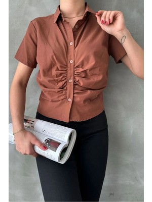 Caddebostan Moda Kadın Önü Büzgülü Kısa Kollu Gömlek Yaka Crop Bluz