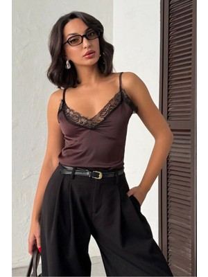 Caddebostan Moda Kahve Dantel Detaylı Saten Atlet Bluz Modern Premium Luxury Trend Tasarım Bluz