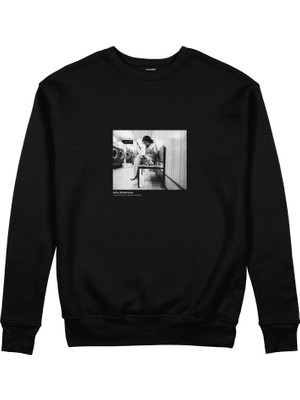 The Lucid Lab Amy Winehouse At The Laundromat 2004 Sweatshirt - Siyah