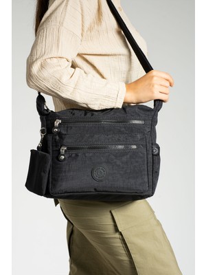 Mega Bag M 211 Krinkle Kumaş Omuz Çantası – Yağmura Dayanıklı – Çıkarıılabilir Cüzdanlı Siyah