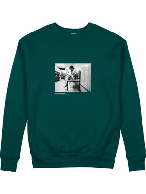 The Lucid Lab Amy Winehouse At The Laundromat 2004 Sweatshirt - Koyu Yeşil