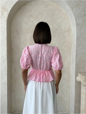 Caddebostan Moda Önden Bağlamalı Nakışlı Vual Bluz Fisto Detaylı Balon Kol Peplum Bluz