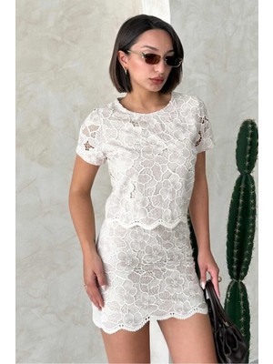 Caddebostan Moda Çiçek Desenli Dantel Bluz Kısa Kollu Bisiklet Yaka Şık Crop Üst