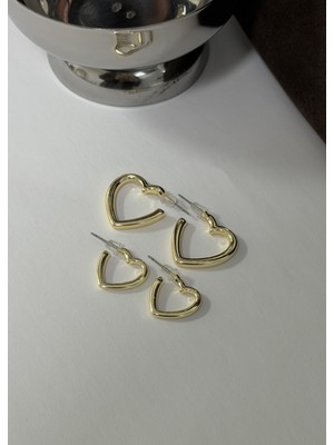 KİLİGİSTANBUL 4'lü Kalpli Küpe Seti