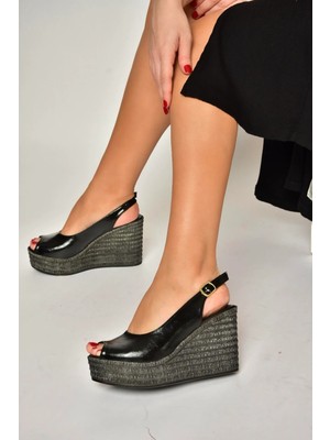 Fox Shoes Y996553560 Siyah Rustik Dolgu Topuklu Kadın Ayakkabı