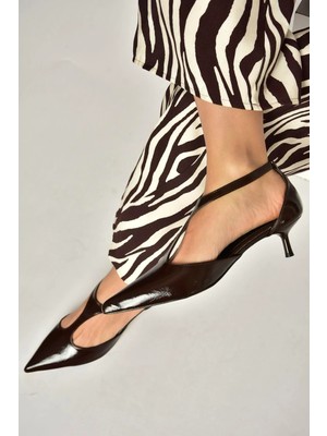 Fox Shoes Y480569960 Kahverengi Rustik Mini Ince Topuklu Sivri Burun Kadın Ayakkabı