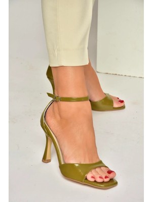Fox Shoes Y569823309 Yeşil Ince Topuklu Kadın Ayakkabı