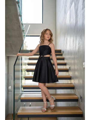 Kız Çocuk Siyah Mat Saten Yan Dekolteli Taşlı Sırt Bağlamalı Abiye Elbise 7-15 Yaş