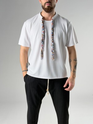Cocopelli Ethno Fularlı Beyaz Erkek T-Shirt COC2851