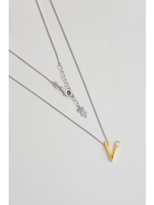 So CHIC Asimetrik V Harfi 18 Ayar Beyaz ve Sarı Altın Kaplama 45 cm Gümüş Harfli Kolye