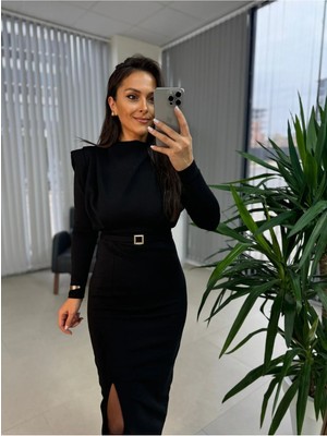 Lacase Gold Kare Aksesuarlı Siyah Kalem Elbise