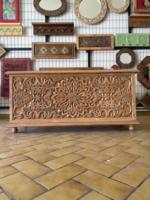 Ahşabın Ruhu Sandık Tipi Ahşap Oyma Konsol