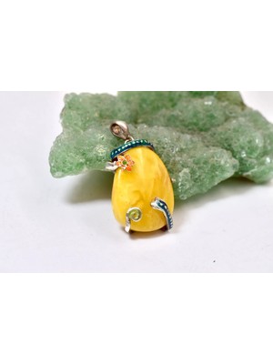 Doğaltaş Damla Kehribar Mine Işlemeli Gümüş Kolye