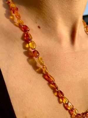 Doğaltaş Damla Kehribar Kolye (Sertifikalı Özel Seri)