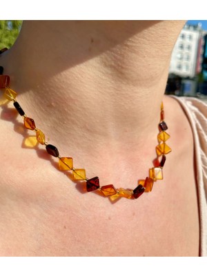 Doğaltaş Damla Kehribar Kolye (Sertifikalı Özel Seri)