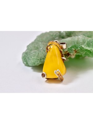 Doğaltaş Damla Kehribar Mine Işlemeli Gümüş Kolye