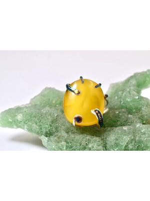 Doğaltaş Damla Kehribar Mine Işlemeli Gümüş Yüzük