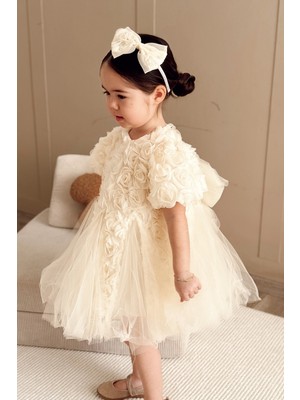 Özel Seri Gül Aplikeli Prenses Elbise Krem