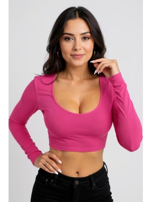 Akman Kadın Fuşya Uzun Kol Kare Yaka Crop Top Bluz – Şık, Rahat ve Kolay Kombinlenebilir