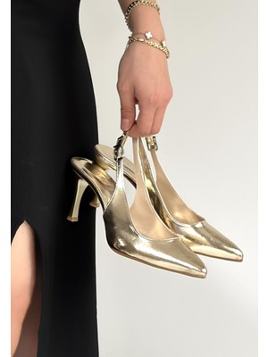 Alfaze Gold Rugan Sivri Burun Ince Topuklu Ayakkabı Topuk Boyu 8 cm