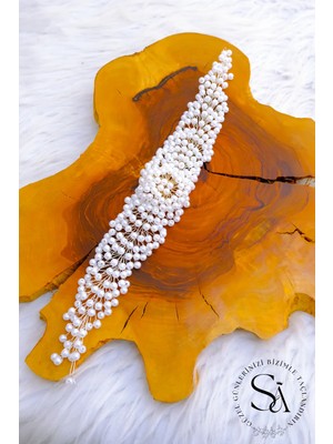 Tamamen Inci Boncuklar ile Yapılmış Şık ve Zarif Saç Aksesuarı