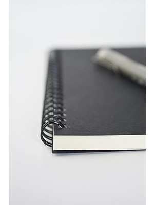 Tanıtım 120 Günlük Tarihsiz Spiralli Planlayıcı - A5 Boyutu, 60 Yaprak (120 Sayfa), 90 Gr. Ivory Kağıt (Siyah Kapak)