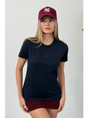 Giysa Kadın Anahtar Aksesuarlı %100 Pamuklu T-Shirt Lacivert - 26Y 26515