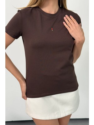 Giysa Kadın Anahtar Aksesuarlı %100 Pamuklu T-Shirt Kahverengi - 26Y 26515