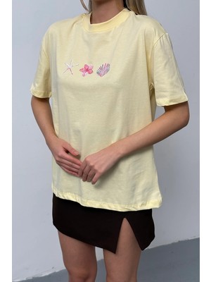Giysa Kadın Deniz Kabuğu Baskılı %100 Pamuklu T-Shirt Sarı - 26Y 26512