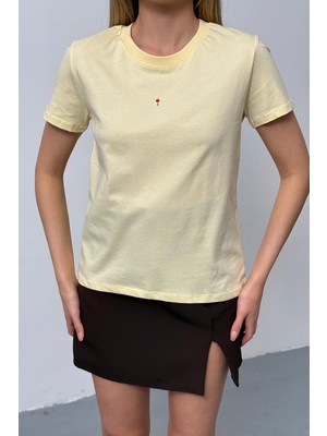 Giysa Kadın Anahtar Aksesuarlı %100 Pamuklu T-Shirt Sarı - 26Y 26515