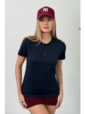 Giysa Kadın Anahtar Aksesuarlı %100 Pamuklu T-Shirt Lacivert - 26Y 26515