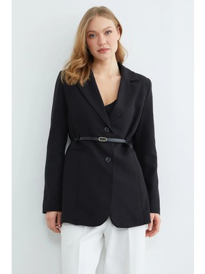 FullaModa Kemerli Omuz Vatkalı Blazer Ceket