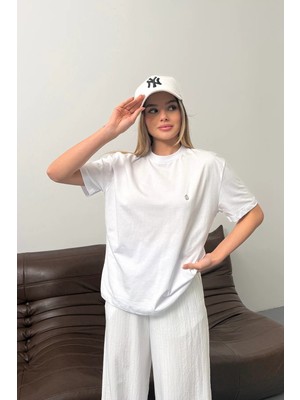Giysa Kadın Gümüş Aksesuar Detaylı %100 Pamuklu T-Shirt Beyaz - 26Y 26510