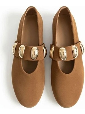 Ne&Ve Shoes Taba Süet Hakiki Deri Gold Aksesuar Detaylı Lastikli Kadın Şık ve Rahat Babet