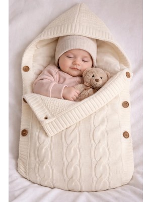 % 100 Organik Içi Polarlı Kapüşonlu Düğme Detaylı Triko Bebe Kundağı 75 x 40 cm