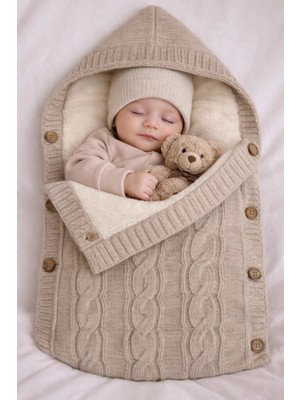 % 100 Organik Içi Polarlı Kapüşonlu Düğme Detaylı Triko Bebe Kundağı 75 x 40 cm