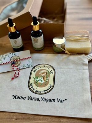 Miss Dolap Dünya  Kadınlar Günü Hediye Setleri 2
