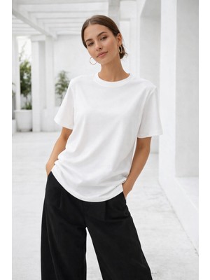 Rich Kadın Beyaz Yumuşak Dokulu Interlok Bisiklet Yaka Basic T-Shirt