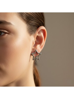 Norayn Yıldız Küpe Gümüş Renk Metal | Minimal Modern Kadın Küpe Açık Yıldız Tasarım